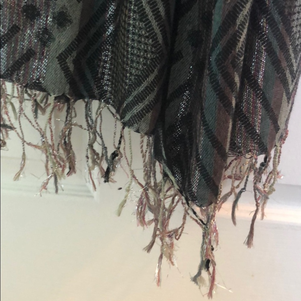Scarf - Picture 3 of 4